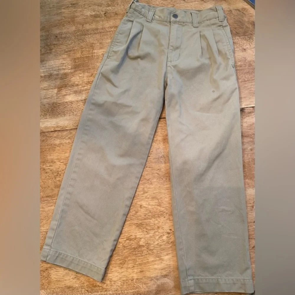 Gap Easy‎ Fit Slim Size 6 Khakis 100% Cotton Pleated Chino Pants